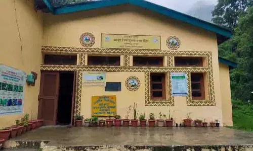 इलाज रुका, डॉक्टरों के बाहर जाने से ग्रामीण Ayurvedic hospitals में हड़कंप इलाज रुका, डॉक्टरों के बाहर जाने से ग्रामीण Ayurvedic hospitals में हड़कंप