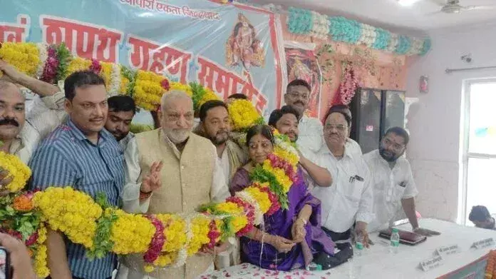 Farrukhabad: व्यापारी वर्ग की उन्नति ही हमारा लक्ष्य: रविकांत गर्ग Farrukhabad: व्यापारी वर्ग की उन्नति ही हमारा लक्ष्य: रविकांत गर्ग