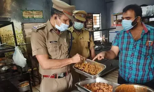 कैंटीनों का निरीक्षण किया; छह महीने में 16.39 लाख का जुर्माना लगाया गया कैंटीनों का निरीक्षण किया; छह महीने में 16.39 लाख का जुर्माना लगाया गया