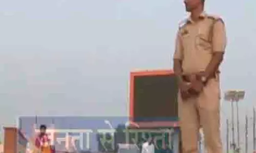 UP: सावन के दूसरे सोमवार पर बड़ी संख्या में श्रद्धालुओं के पहुंचने पर अयोध्या में सुरक्षा बढ़ाई गई