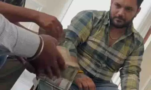 Kapurthala के पुलिस अधिकारी ने बिना लाइसेंस के ट्रैवल बिजनेस में करोड़ों की संपत्ति अर्जित की Kapurthala के पुलिस अधिकारी ने बिना लाइसेंस के ट्रैवल बिजनेस में करोड़ों की संपत्ति अर्जित की