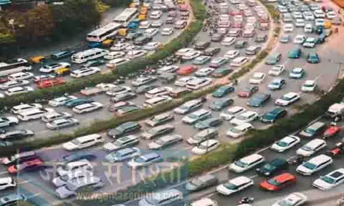 Gurgaon में ट्रैफिक जाम का कहर, वायरल वीडियो में नजर आई कारों की अंतहीन कतार