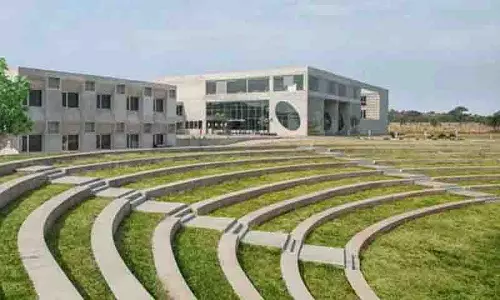 संगारेड्डी में वॉक्ससेन University के छात्रावास में द्वितीय वर्ष के आर्किटेक्चर छात्र ने आत्महत्या कर ली संगारेड्डी में वॉक्ससेन University के छात्रावास में द्वितीय वर्ष के आर्किटेक्चर छात्र ने आत्महत्या कर ली