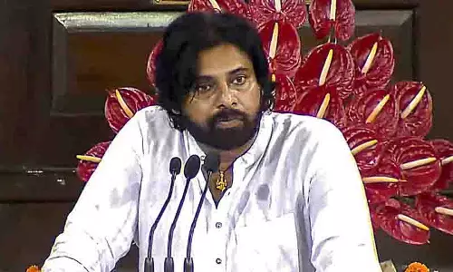 Pawan Kalyan हरि हर वीरा मल्लू के लिए पहली प्रेस कॉन्फ्रेंस में शामिल हुए