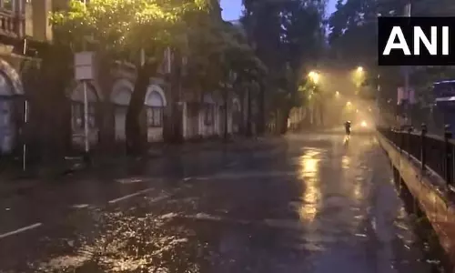 Mumbai में बारिश Mumbai में बारिश