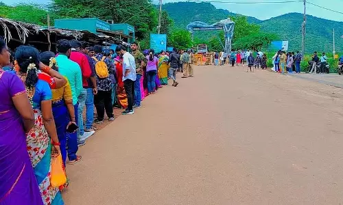 Karnataka : गोपालस्वामी हिल पर पर्यटकों की भीड़