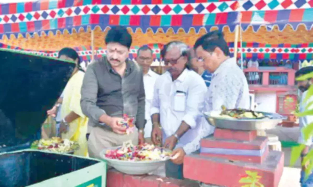 Andhra: ‘स्वच्छ देवालयम’ के माध्यम से मंदिर का कचरा जैविक खाद में बदल रहा है! Andhra: ‘स्वच्छ देवालयम’ के माध्यम से मंदिर का कचरा जैविक खाद में बदल रहा है!