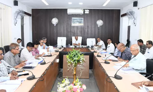 Madhopur: जनकल्याण सेवाओं की गुणवत्ता बढ़ाने पर समीक्षा बैठक में हुई चर्चा