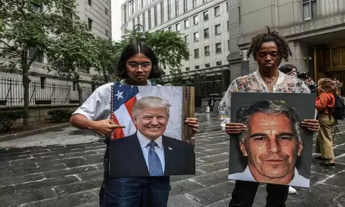 Epstein case में डोनाल्ड ट्रंप का नाम फिर क्यों सामने आ रहा है?