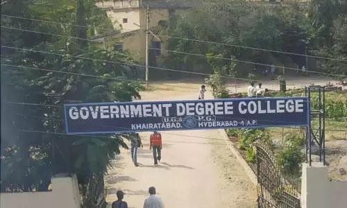 Telangana में व्याख्याताओं की पुनर्नियुक्ति में देरी से सरकारी डिग्री कॉलेज के छात्र प्रभावित Telangana में व्याख्याताओं की पुनर्नियुक्ति में देरी से सरकारी डिग्री कॉलेज के छात्र प्रभावित