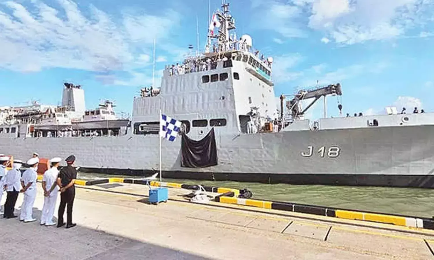 Andhra: INS संध्याक ने पोर्ट क्लैंग में पहला पड़ाव डाला Andhra: INS संध्याक ने पोर्ट क्लैंग में पहला पड़ाव डाला