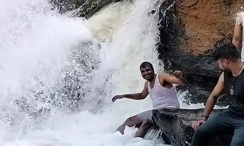 Hosanagara : पानी में फंसने से व्यक्ति की मौत