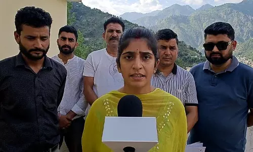 नाइजर में अपहृत इंजीनियर Omar के परिवार ने केंद्र से उसकी रिहाई सुनिश्चित करने का आग्रह किया नाइजर में अपहृत इंजीनियर Omar के परिवार ने केंद्र से उसकी रिहाई सुनिश्चित करने का आग्रह किया