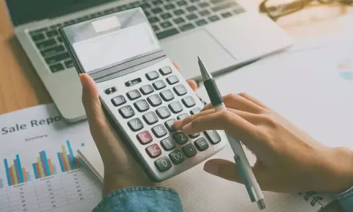 क्या आपको वित्त वर्ष 2025-26 में नई आयकर व्यवस्था का विकल्प चुनना चाहिए?