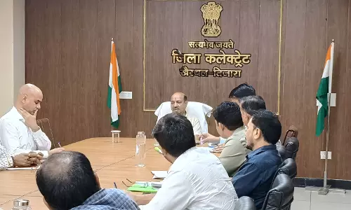 Khairthal-Tijara: जिला कलेक्टर की अध्यक्षता में साप्ताहिक समीक्षा बैठक आयोजित Khairthal-Tijara: जिला कलेक्टर की अध्यक्षता में साप्ताहिक समीक्षा बैठक आयोजित