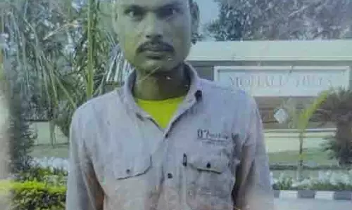 Zirakpur: भबात में पड़ोसी ने 40 वर्षीय व्यक्ति की चाकू मारकर हत्या कर दी Zirakpur: भबात में पड़ोसी ने 40 वर्षीय व्यक्ति की चाकू मारकर हत्या कर दी
