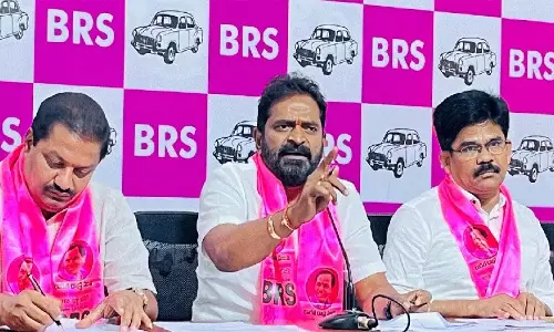 कांग्रेस सरकार जातिगत व्यवसायों को नष्ट करना चाहती है: पूर्व मंत्री वी. श्रीनिवास गौड़ कांग्रेस सरकार जातिगत व्यवसायों को नष्ट करना चाहती है: पूर्व मंत्री वी. श्रीनिवास गौड़