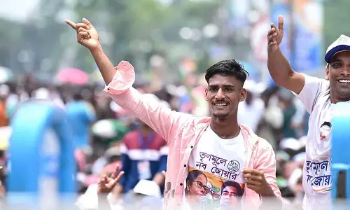 एकुशे मंच पर दीदी का नया नारा एकुशे मंच पर दीदी का नया नारा