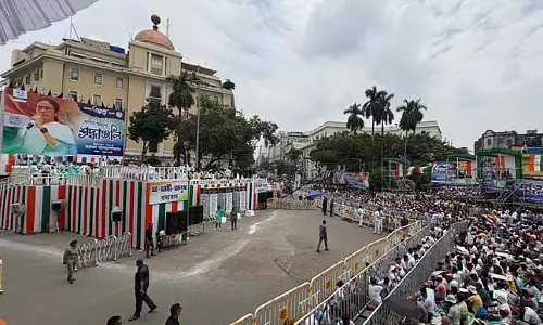 21 जुलाई के कारण विभिन्न जिलों में बसों को असुविधा का सामना करना पड़ रहा 21 जुलाई के कारण विभिन्न जिलों में बसों को असुविधा का सामना करना पड़ रहा