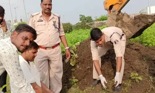 बलौदाबाजार पुलिस ने निभाया मानवता का फर्ज, बेसहारा वृद्धा का किया सम्मानपूर्वक अंतिम संस्कार