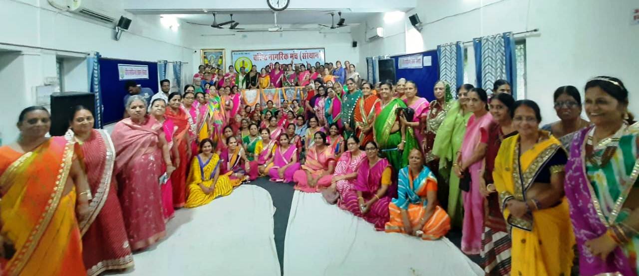 वरिष्ठ नागरिक मंच ने मनाया लहरिया उत्सव, भजनों ने बनाया माहौल को भक्तिमय