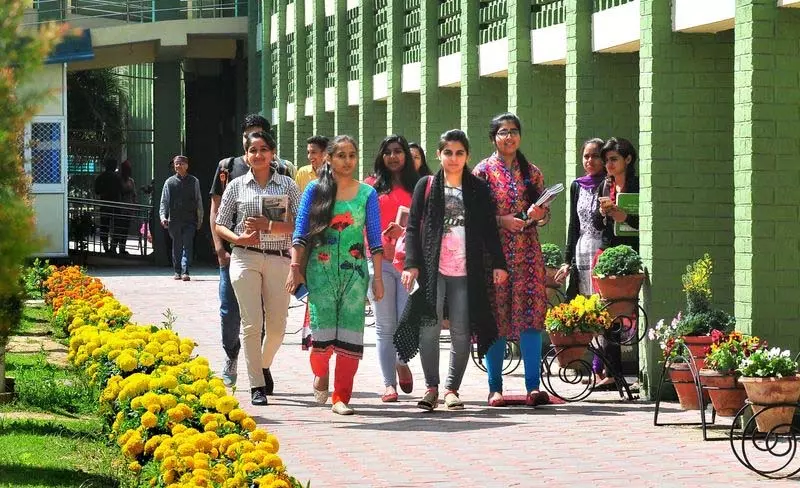 डीयू द्वारा सीयूईटी कटऑफ जारी करने पर सेंट स्टीफंस, हिंदू अग्रणी डीयू द्वारा सीयूईटी कटऑफ जारी करने पर सेंट स्टीफंस, हिंदू अग्रणी