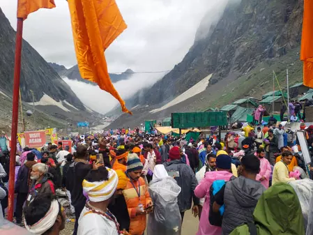 19 दिनों में 3.21 लाख लोगों ने की अमरनाथ यात्रा, 3,536 का नया जत्था घाटी के लिए रवाना 19 दिनों में 3.21 लाख लोगों ने की अमरनाथ यात्रा, 3,536 का नया जत्था घाटी के लिए रवाना