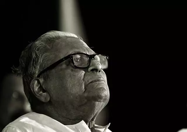 अच्युतानंदन का निधन: राष्ट्रपति, प्रधानमंत्री, मुख्यमंत्री ने उनके निधन पर शोक व्यक्त किया अच्युतानंदन का निधन: राष्ट्रपति, प्रधानमंत्री, मुख्यमंत्री ने उनके निधन पर शोक व्यक्त किया