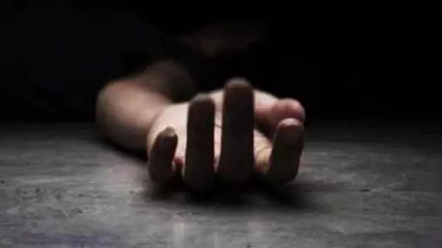 जम्मू-कश्मीर में भूस्खलन: चेन्नई के श्रद्धालु की मौत पत्नी समेत 9 घायल जम्मू-कश्मीर में भूस्खलन: चेन्नई के श्रद्धालु की मौत पत्नी समेत 9 घायल