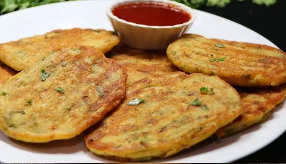 Semolina Pancake : बिना एनर्जी बर्बाद किए कुछ हेल्दी बनाना चाहते हैं तो बनाएं ये डिश Semolina Pancake : बिना एनर्जी बर्बाद किए कुछ हेल्दी बनाना चाहते हैं तो बनाएं ये डिश