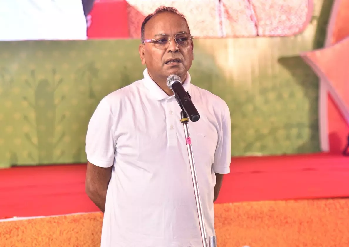 भूपेश बघेल का बेटे चैतन्य पर सौभाग्य की बात करना आश्चर्य जनक, बीजेपी विधायक का बयान भूपेश बघेल का बेटे चैतन्य पर सौभाग्य की बात करना आश्चर्य जनक, बीजेपी विधायक का बयान