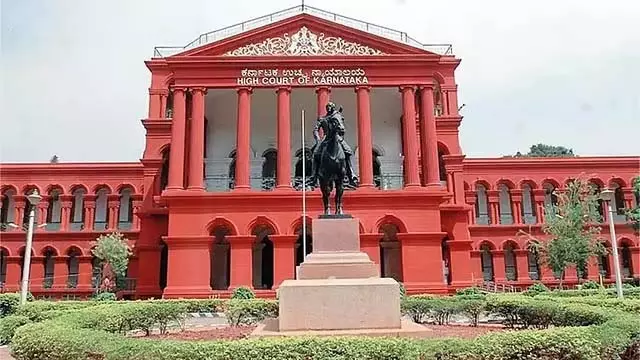 ग्रेटर बेंगलुरु अधिनियम को चुनौती देने वाली जनहित याचिका: HC ने राज्य सरकार, BBMP को नोटिस जारी किया ग्रेटर बेंगलुरु अधिनियम को चुनौती देने वाली जनहित याचिका: HC ने राज्य सरकार, BBMP को नोटिस जारी किया