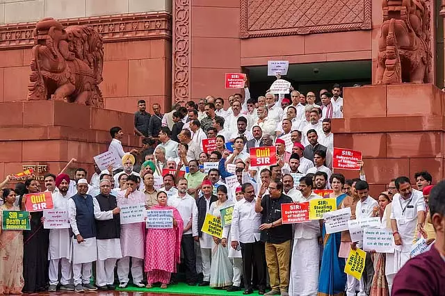 मानसून सत्र का दूसरा दिन: संसद के दोनों सदन दोपहर 2 बजे स्थगित मानसून सत्र का दूसरा दिन: संसद के दोनों सदन दोपहर 2 बजे स्थगित