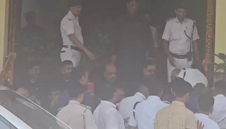बिहार विधानसभा सत्र का दूसरा दिन, विपक्षी विधायकों ने किया हंगामा बिहार विधानसभा सत्र का दूसरा दिन, विपक्षी विधायकों ने किया हंगामा