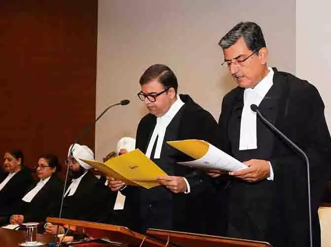 न्यायमूर्ति अश्विनी Kumar Mishra ने पंजाब एवं हरियाणा उच्च न्यायालय के न्यायाधीश के रूप में शपथ ली न्यायमूर्ति अश्विनी Kumar Mishra ने पंजाब एवं हरियाणा उच्च न्यायालय के न्यायाधीश के रूप में शपथ ली