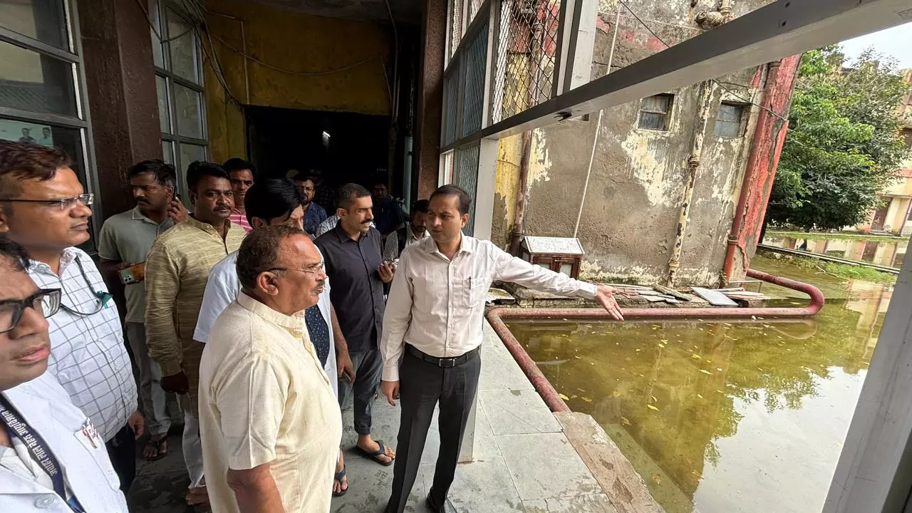 Jaipur: विधानसभा अध्यक्ष ने अजमेर में जलभराव क्षेत्रों का किया दौरा Jaipur: विधानसभा अध्यक्ष ने अजमेर में जलभराव क्षेत्रों का किया दौरा