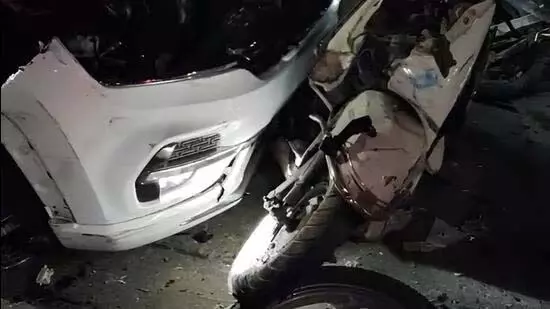 Noida: एनएच-9 पर बचाव स्थल से टकराई एसयूवी, चेन-क्रैश में 1 की मौत Noida: एनएच-9 पर बचाव स्थल से टकराई एसयूवी, चेन-क्रैश में 1 की मौत
