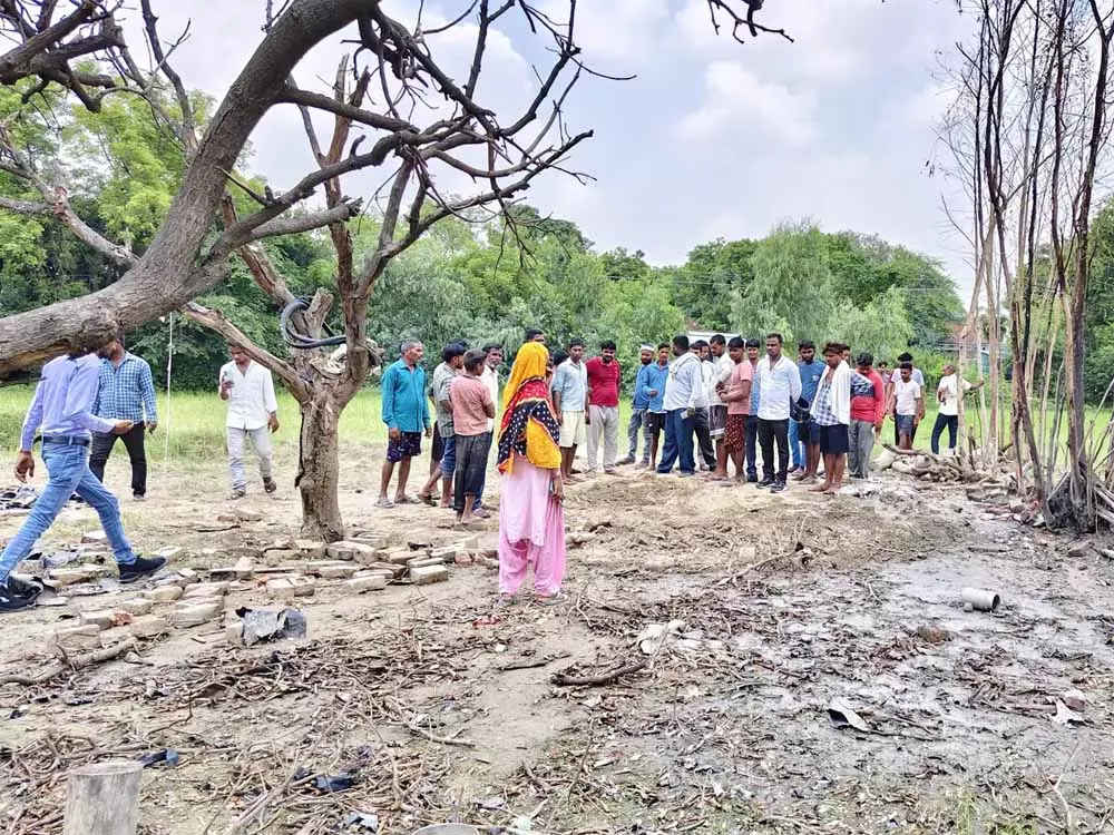 Unnao: पटाखा विस्फोट से युवक की दर्दनाक मौत Unnao: पटाखा विस्फोट से युवक की दर्दनाक मौत