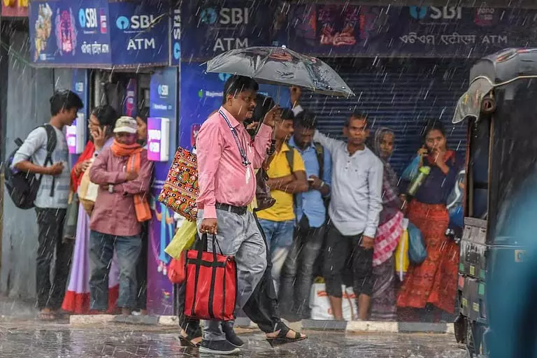 ओडिशा में ताजा LoPAR से भारी बारिश होने की संभावना ओडिशा में ताजा LoPAR से भारी बारिश होने की संभावना