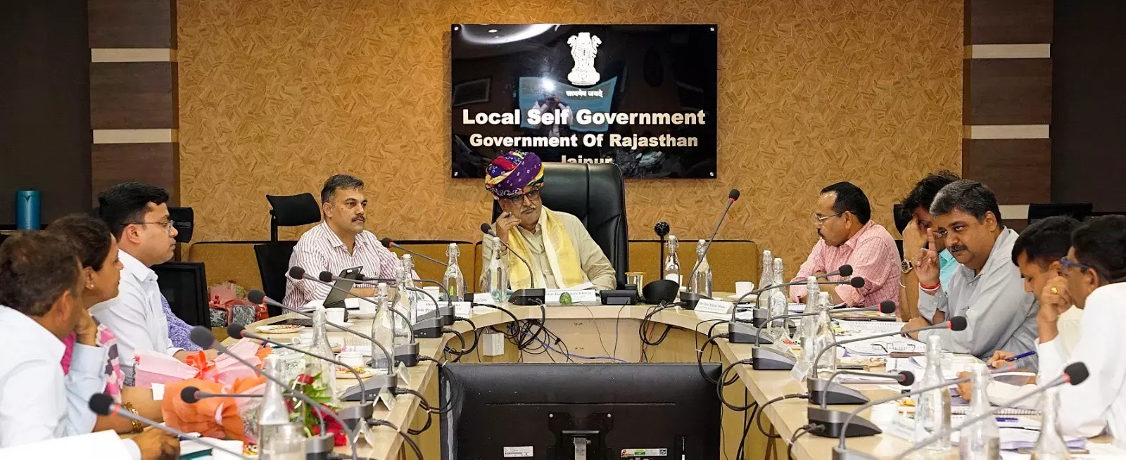Jaipur: सीवेज प्रोजेक्ट में लापरवाही नहीं चलेगी, मंत्री ने दी सख्त चेतावनी Jaipur: सीवेज प्रोजेक्ट में लापरवाही नहीं चलेगी, मंत्री ने दी सख्त चेतावनी