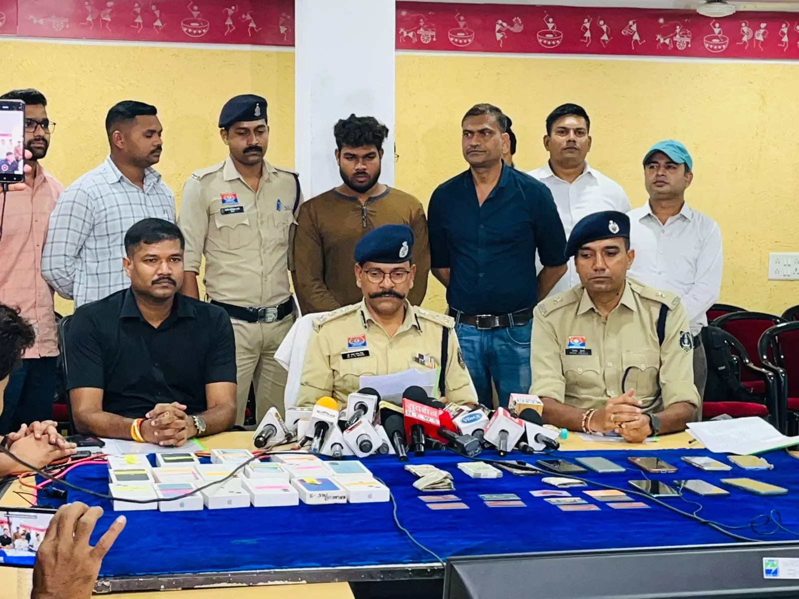 झोलाछाप डॉक्टर ने अभनपुर में किया था डबल मर्डर, मृतक दंपति करते थे बुराई झोलाछाप डॉक्टर ने अभनपुर में किया था डबल मर्डर, मृतक दंपति करते थे बुराई