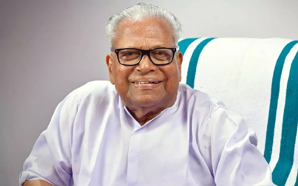 Kerala : क्या आप जानते हैं कि वी.एस. अच्युतानंदन ने 92 वर्ष की उम्र में एक फिल्म में अभिनय किया Kerala : क्या आप जानते हैं कि वी.एस. अच्युतानंदन ने 92 वर्ष की उम्र में एक फिल्म में अभिनय किया