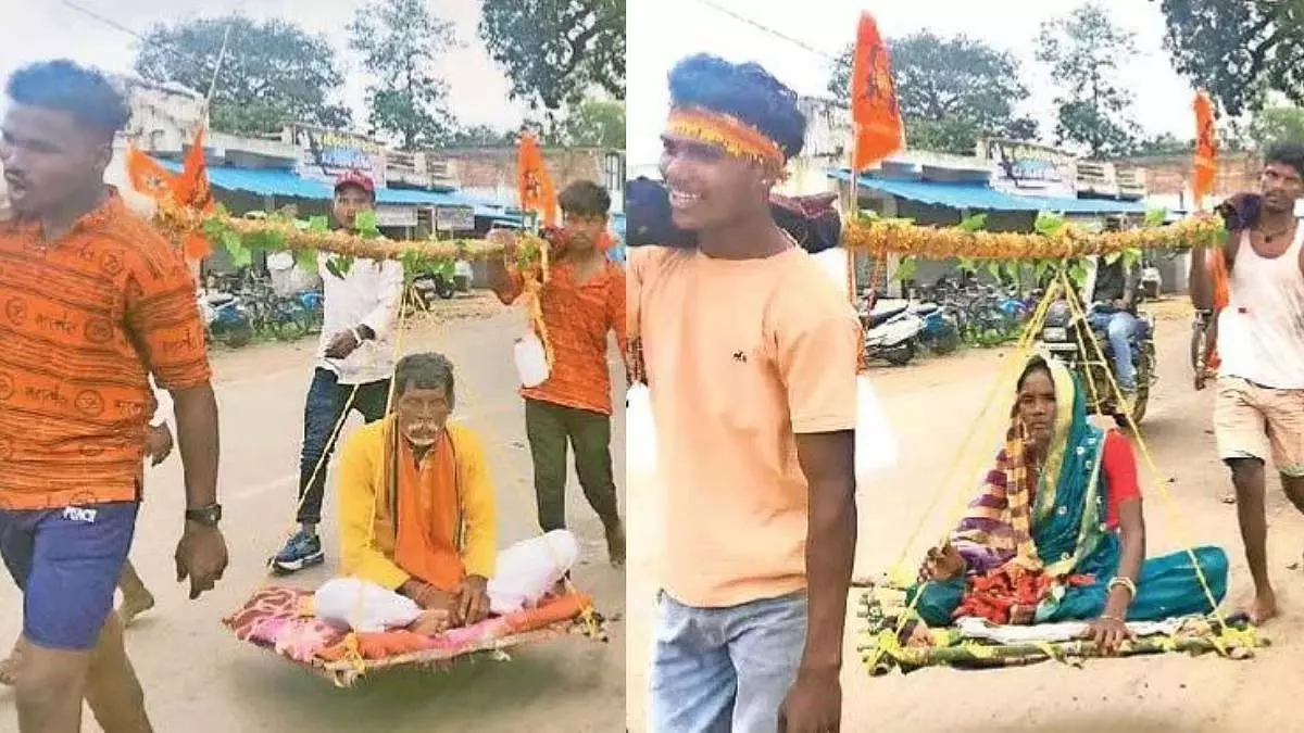 दो भाइयों ने माता-पिता को खाट पर बिठाकर 20 किलोमीटर पैदल चलकर 2 साल की बच्ची की जलाभिषेक की इच्छा पूरी की दो भाइयों ने माता-पिता को खाट पर बिठाकर 20 किलोमीटर पैदल चलकर 2 साल की बच्ची की जलाभिषेक की इच्छा पूरी की
