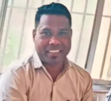 क्लर्क के खौफनाक कदम से कोर्ट में हड़कंप, इस हालत में मिली लाश क्लर्क के खौफनाक कदम से कोर्ट में हड़कंप, इस हालत में मिली लाश