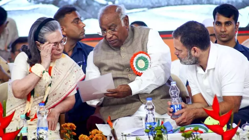 कांग्रेस को आयकर मामले में झटका, ITAT ने 199 करोड़ के दान पर टैक्स देने का आदेश बरकरार रखा कांग्रेस को आयकर मामले में झटका, ITAT ने 199 करोड़ के दान पर टैक्स देने का आदेश बरकरार रखा