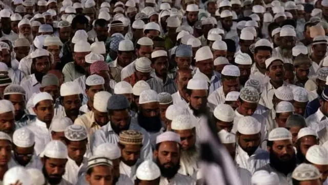 विरासत के संरक्षक : कला, भाषा और वास्तुकला का संरक्षण करने वाले भारतीय मुसलमान विरासत के संरक्षक : कला, भाषा और वास्तुकला का संरक्षण करने वाले भारतीय मुसलमान