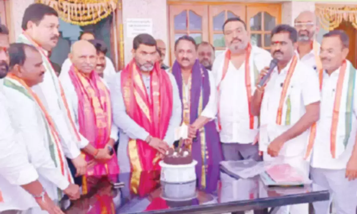 Telangana: संपत कुमार ने कांग्रेस के लिए जमीनी स्तर पर एकता पर जोर दिया Telangana: संपत कुमार ने कांग्रेस के लिए जमीनी स्तर पर एकता पर जोर दिया