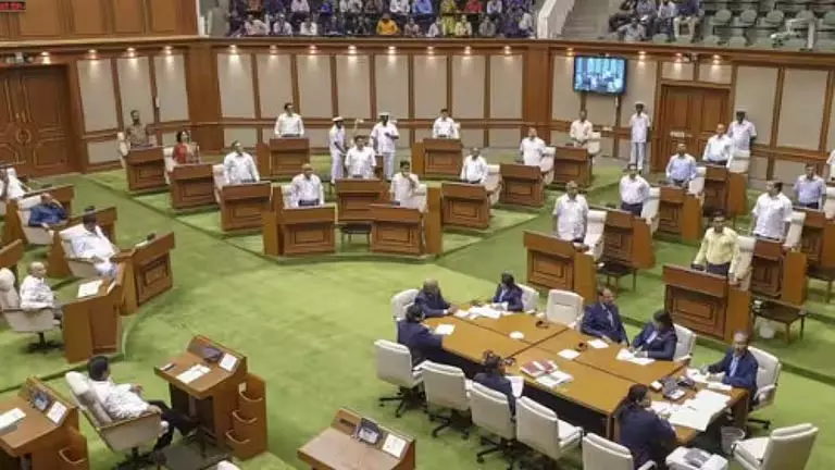 विधायक संकल्प अमोनकर ने Goa में तटीय रेत कटाव की स्थिति बिगड़ने पर चिंता जताई विधायक संकल्प अमोनकर ने Goa में तटीय रेत कटाव की स्थिति बिगड़ने पर चिंता जताई
