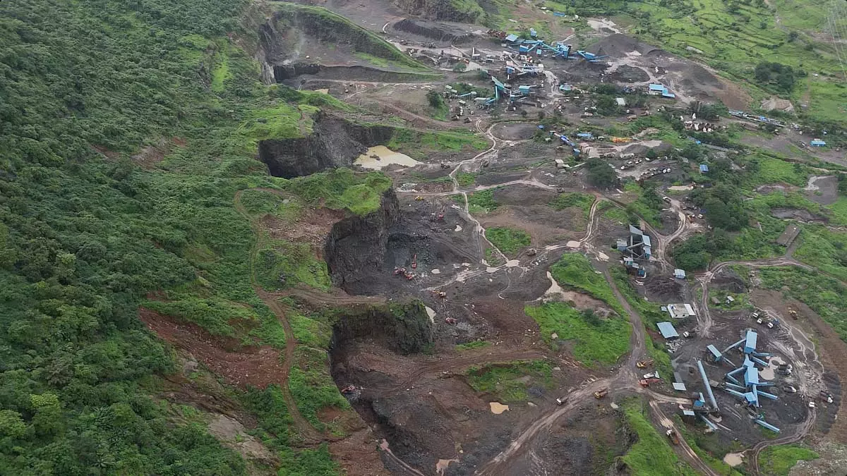 ACTREC और खारघर सुरंग के पास अवैध उत्खनन पर कार्यकर्ताओं की आपत्ति ACTREC और खारघर सुरंग के पास अवैध उत्खनन पर कार्यकर्ताओं की आपत्ति