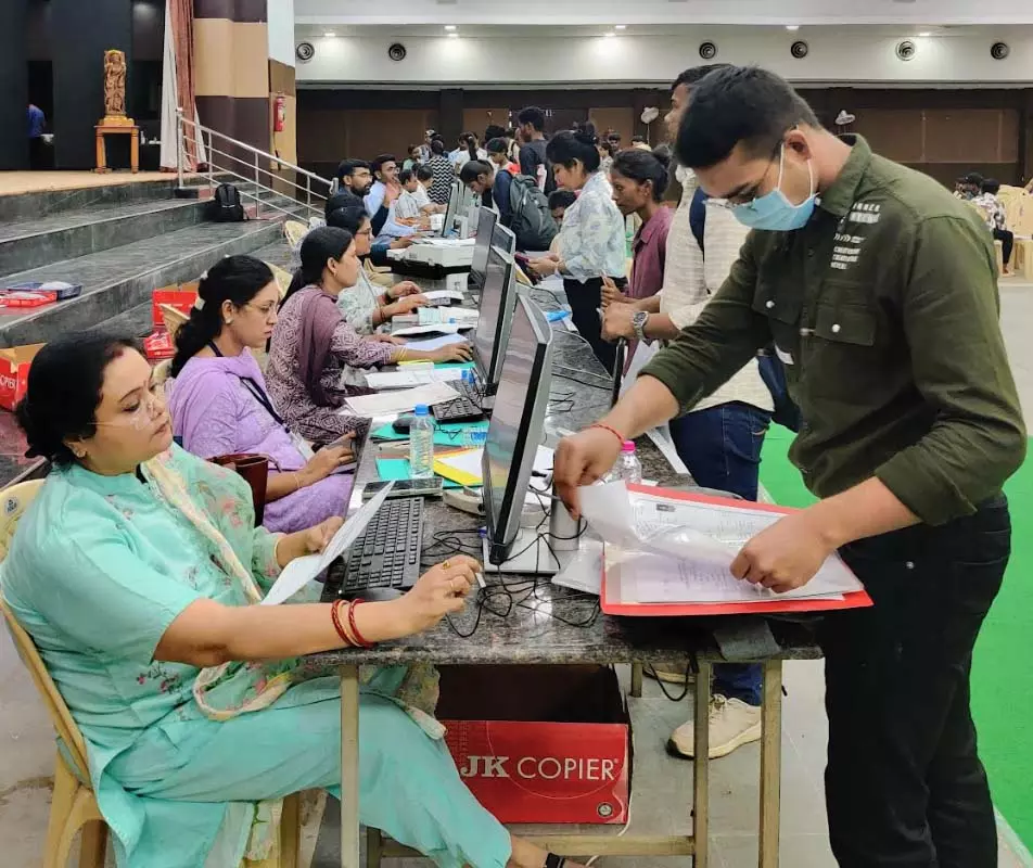 बी.एस.सी. (कृषि) की 1348 सीटों पर विद्यार्थियों ने लिया दाखिला बी.एस.सी. (कृषि) की 1348 सीटों पर विद्यार्थियों ने लिया दाखिला